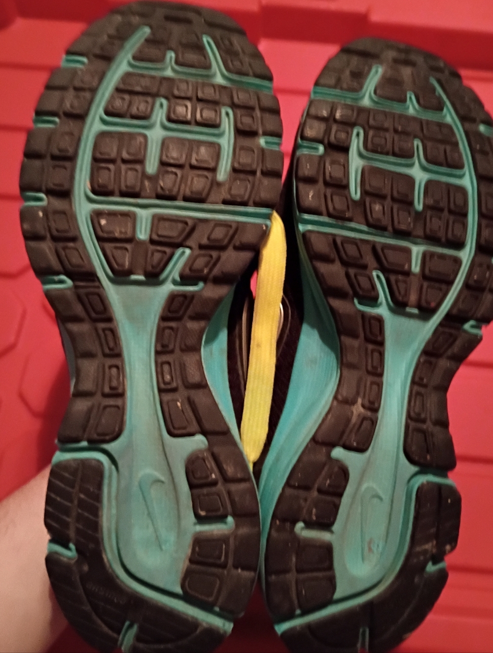 💙 3 For $12 Nike Women's Black Walking Shoes with Yellow Laces and Teal Accents - Picture 7 of 7